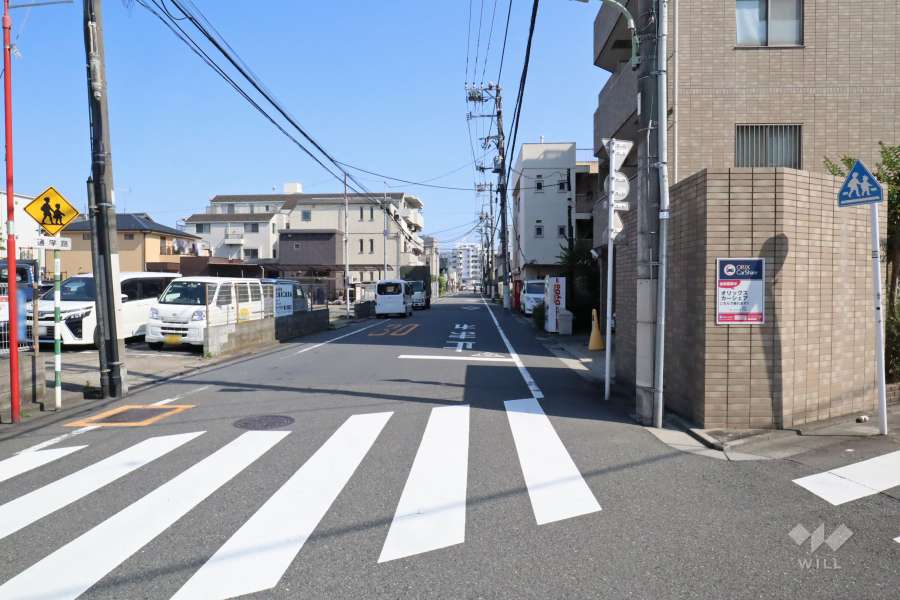 敷地東側の前面道路