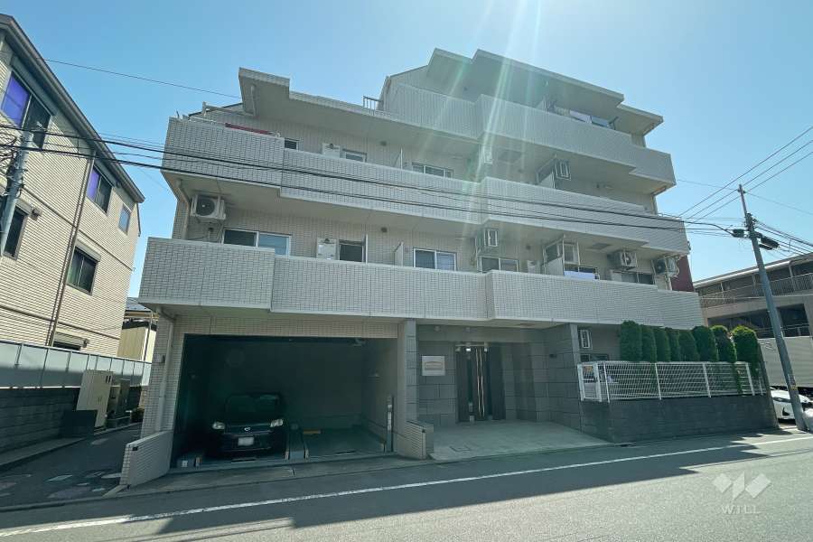 パレソレイユ田園調布東の外観（西側から）