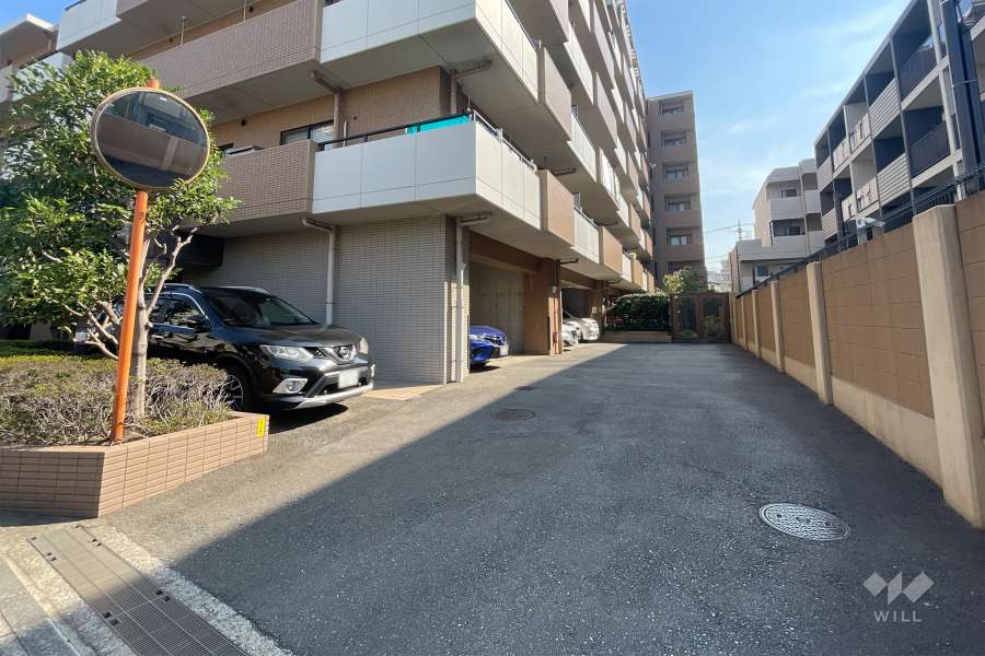駐車場の出入り口