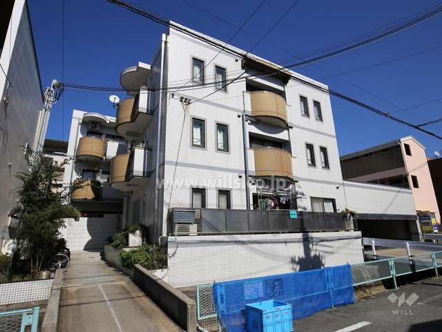 メゾンド鳴尾の外観（南西側から）