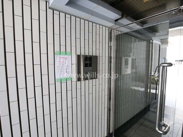 エントランスはオートロック付きです。