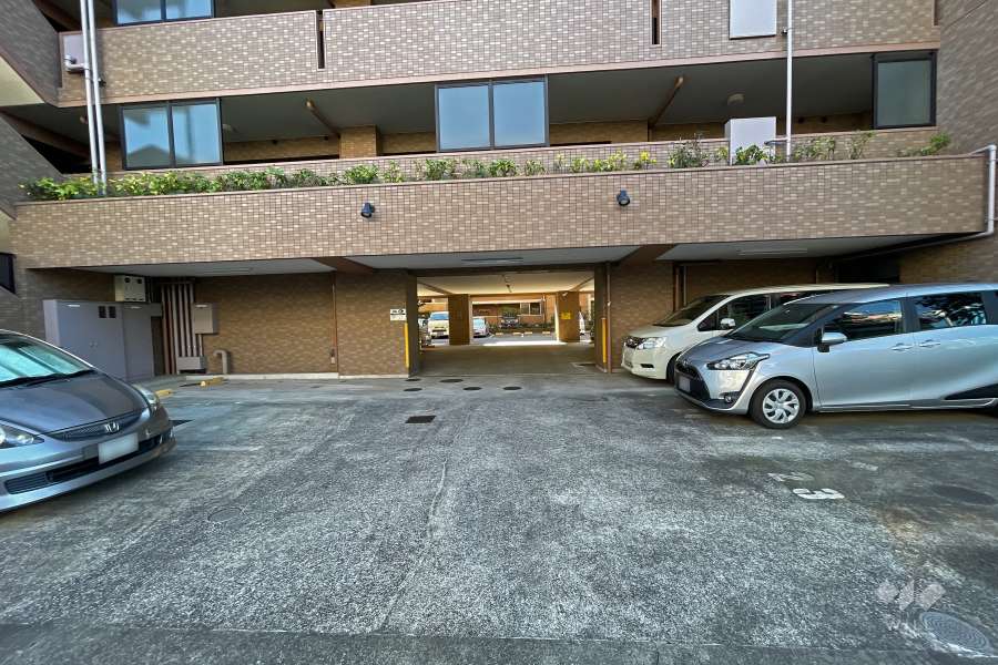 敷地内駐車場（屋外平面式）