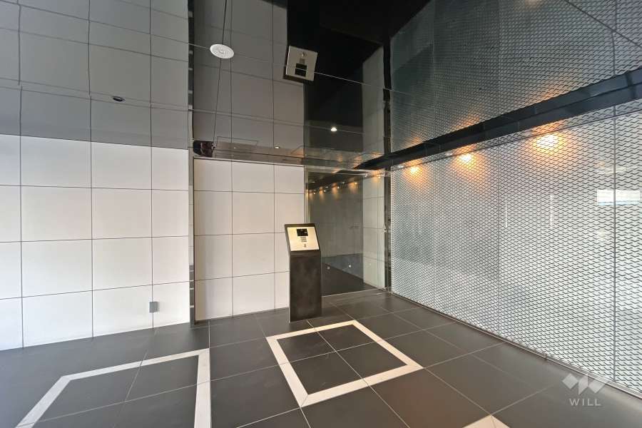 エントランスはオートロック付きです。