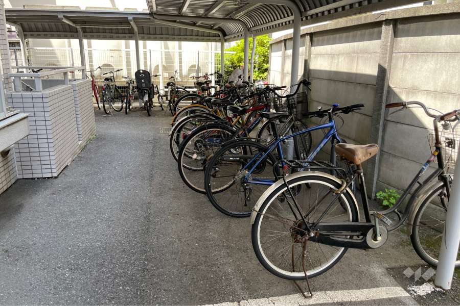 駐輪場（屋根付き）