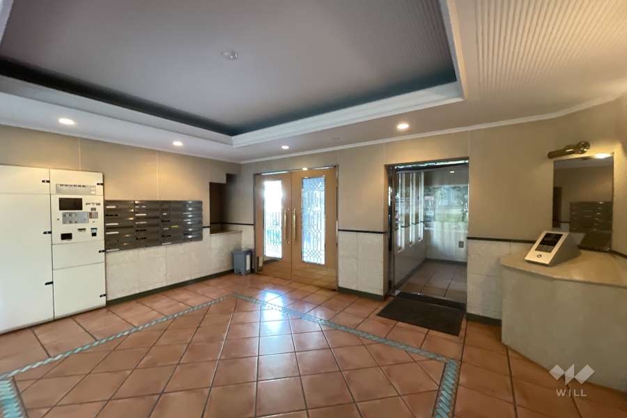 エントランスはオートロック付きです。