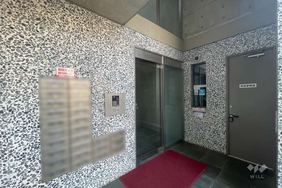 エントランスはオートロック付きです。