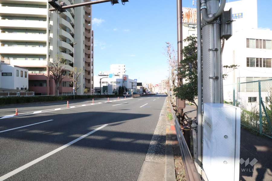 敷地東側の前面道路(東側)