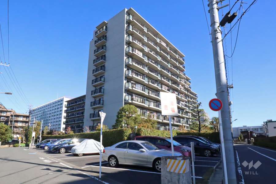 多摩川ハウスの外観（南西側から）