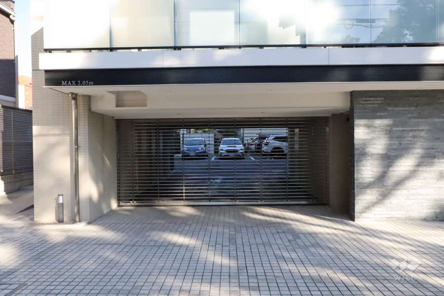 駐車場の出入り口（リングシャッター付き）