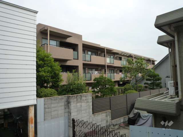 甲東園ガーデンハウスの外観（南西から）