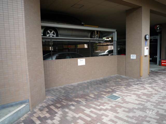 来客用駐車場が1台あります