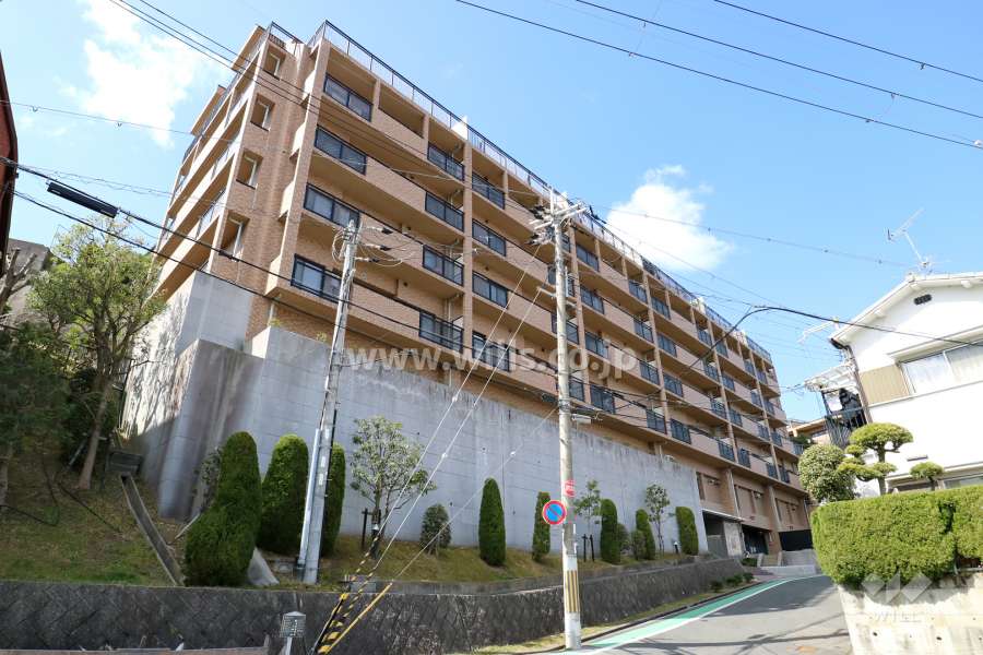 セレッソコート甲東園壱番館の外観（南東側から）
