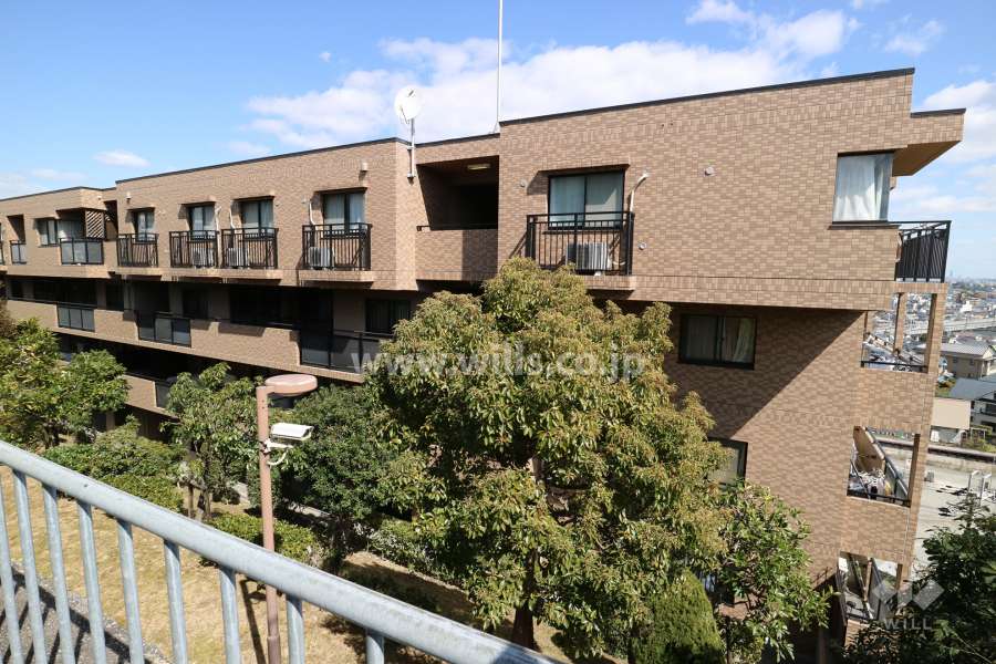 セレッソコート甲東園壱番館の外観（南西側から）
