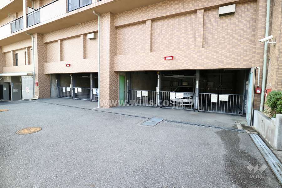 敷地内駐車場(屋内機械式)