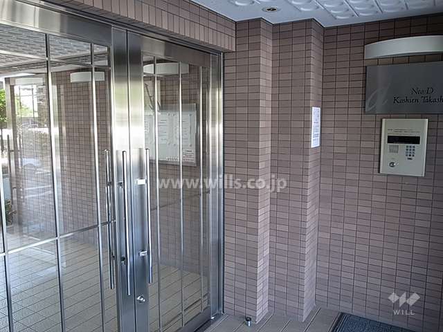 エントランスはオートロック付きです。