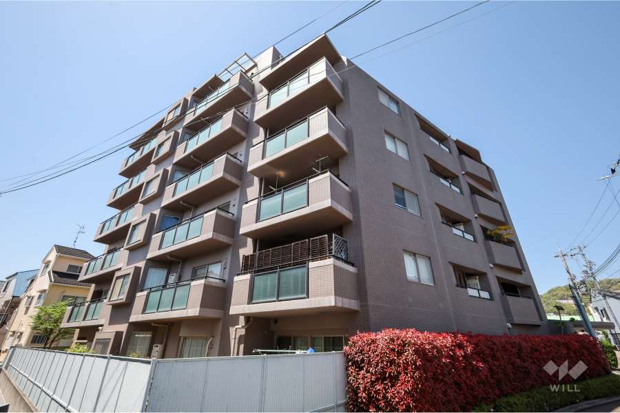 宝塚南雲雀丘ガーデンハウスの外観（南東側から）