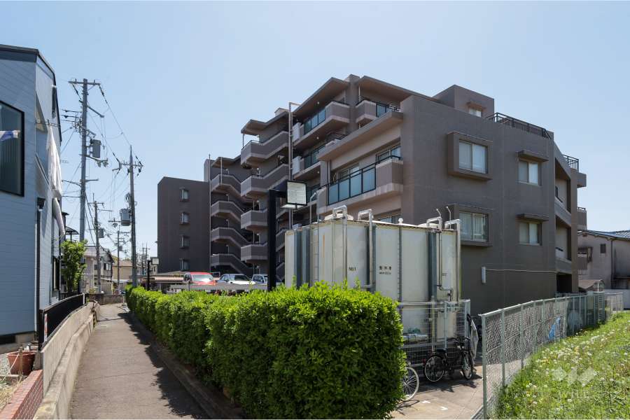 宝塚南雲雀丘ガーデンハウスの外観（北東側から）