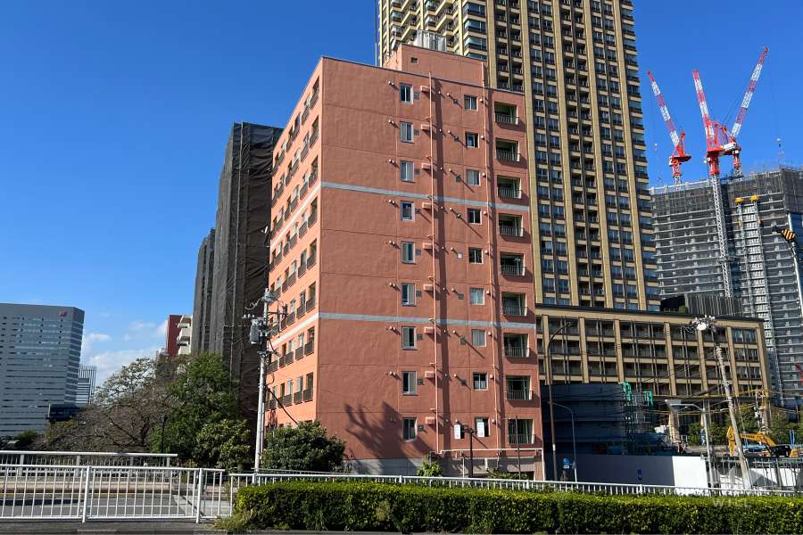 月島マンションの外観（南側から）