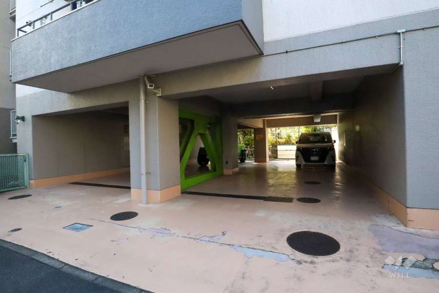 駐車場の出入り口・敷地内駐車場（屋内平面式）