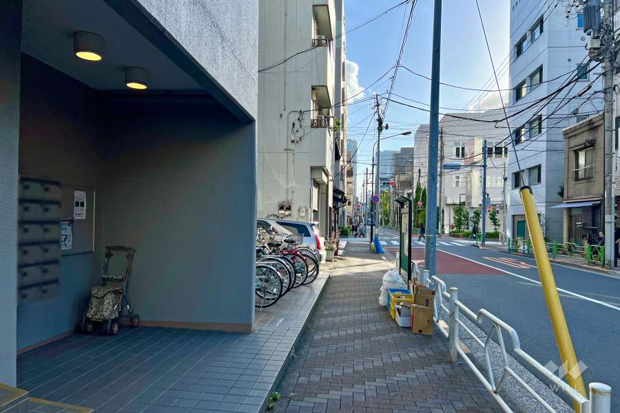 敷地北西側の前面道路　