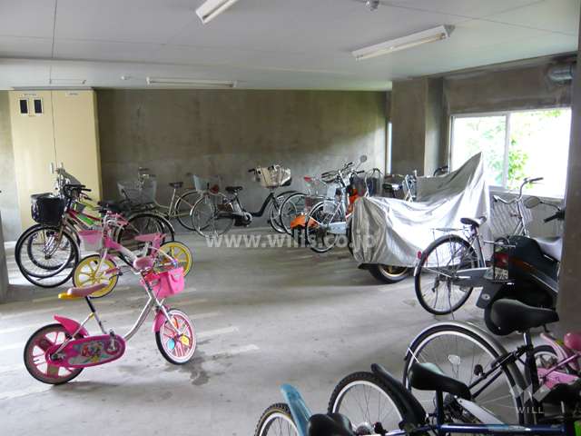 屋内にある駐輪場