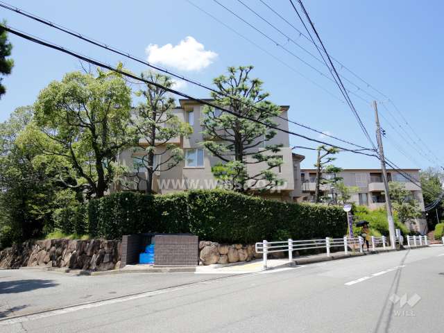 夙川城山パークハイムの全景