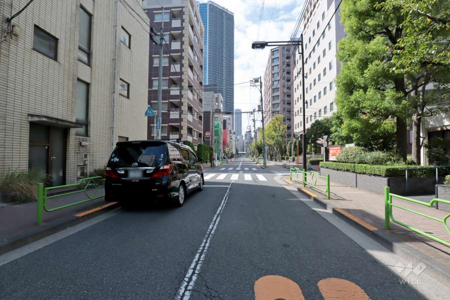敷地北西側の前面道路