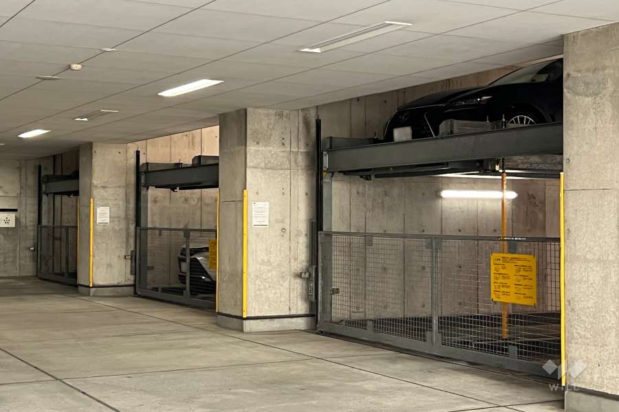 敷地内駐車場（屋内機械式）