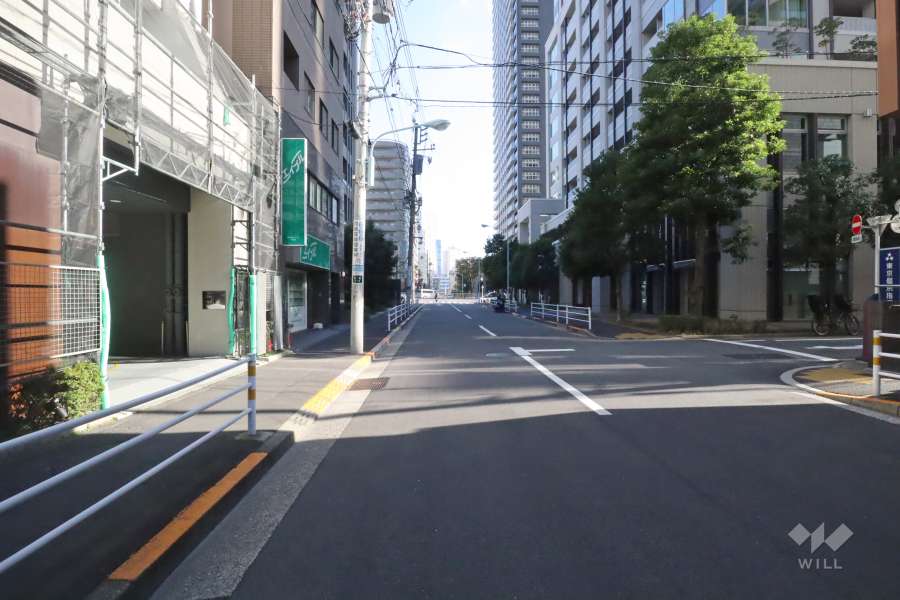 敷地北東側の前面道路　