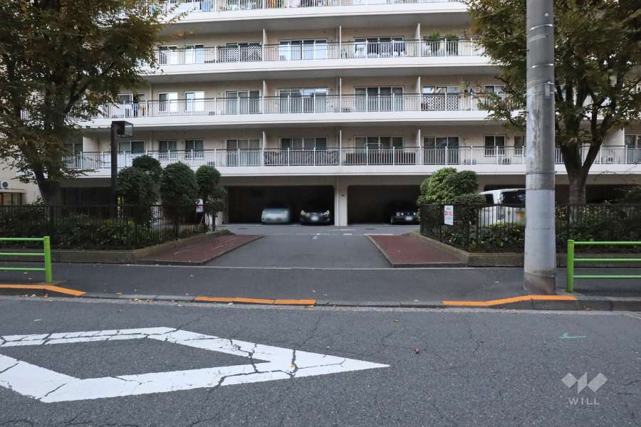 駐車場の出入り口