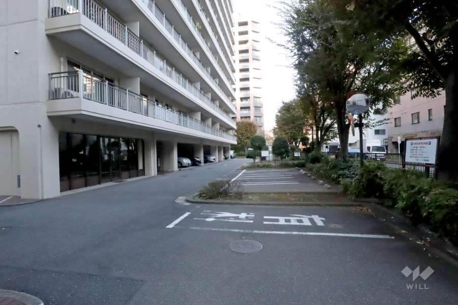 敷地内駐車場（屋外平面式・屋内平面式）