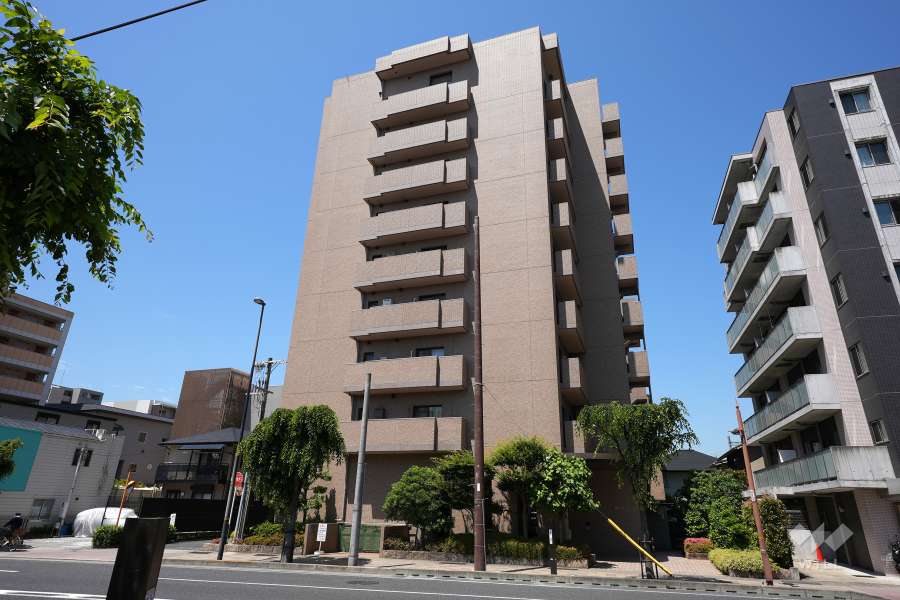 レジオン夙川の外観（東側から）