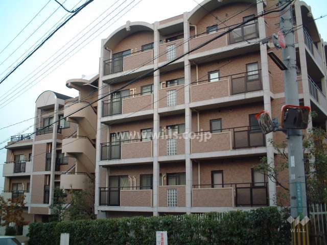 仁川くすの木通りアーバンライフの外観（南西側から）