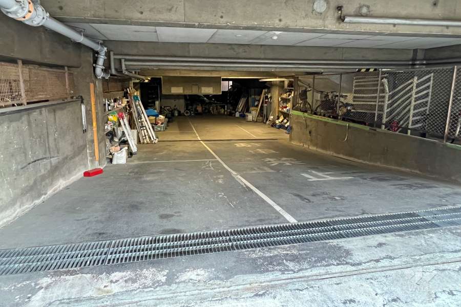 駐車場の出入り口　