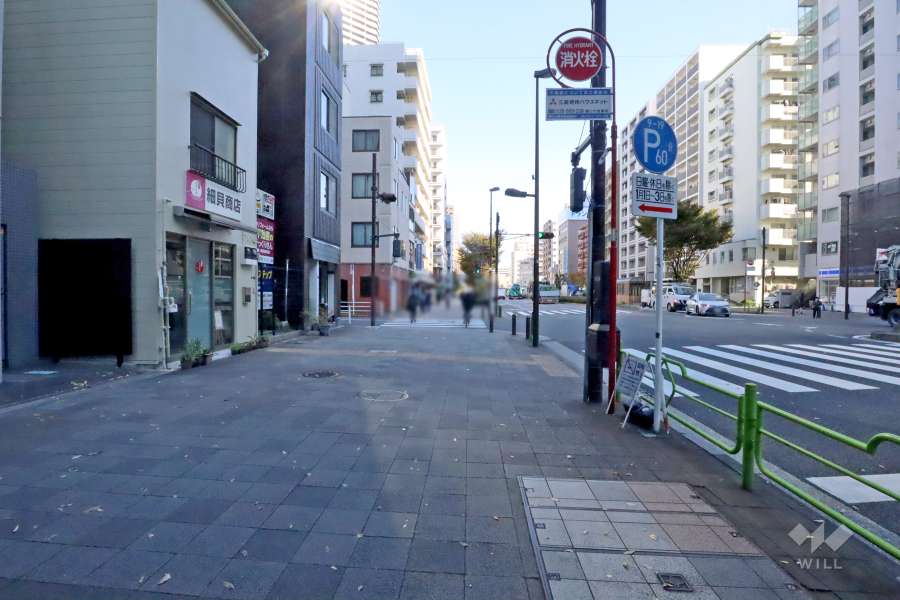 敷地南東側の前面道路