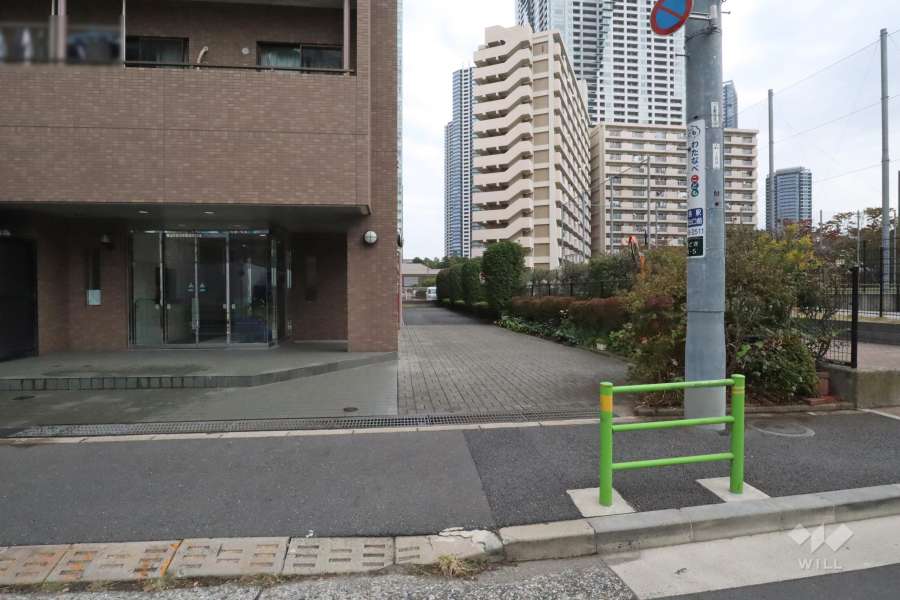 駐車場の出入り口　