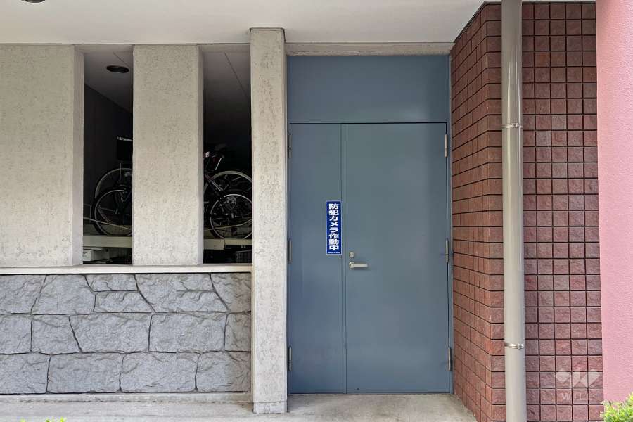 屋内に設けられた駐輪場