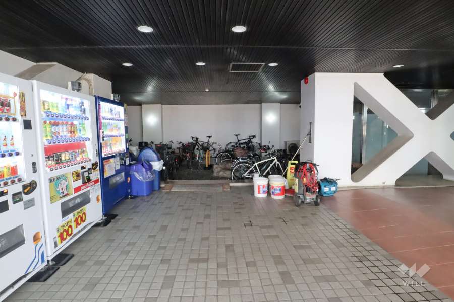 屋内に設けられた駐輪場