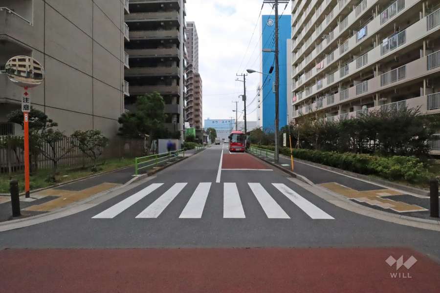 敷地北西側の前面道路