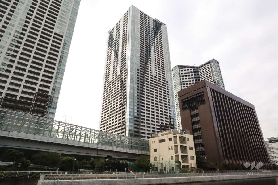 ザ・東京タワーズミッドタワーの外観（東側から）