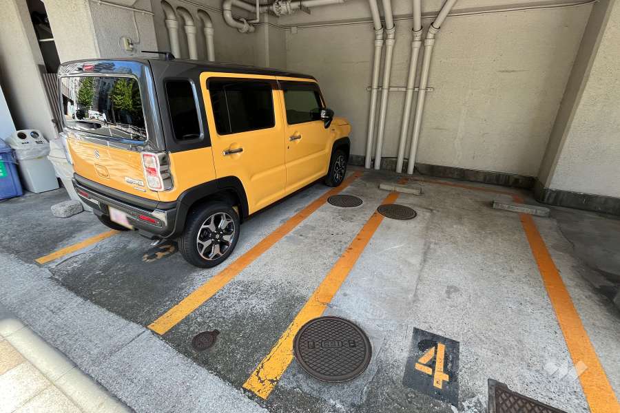 敷地内駐車場（屋内平面式）