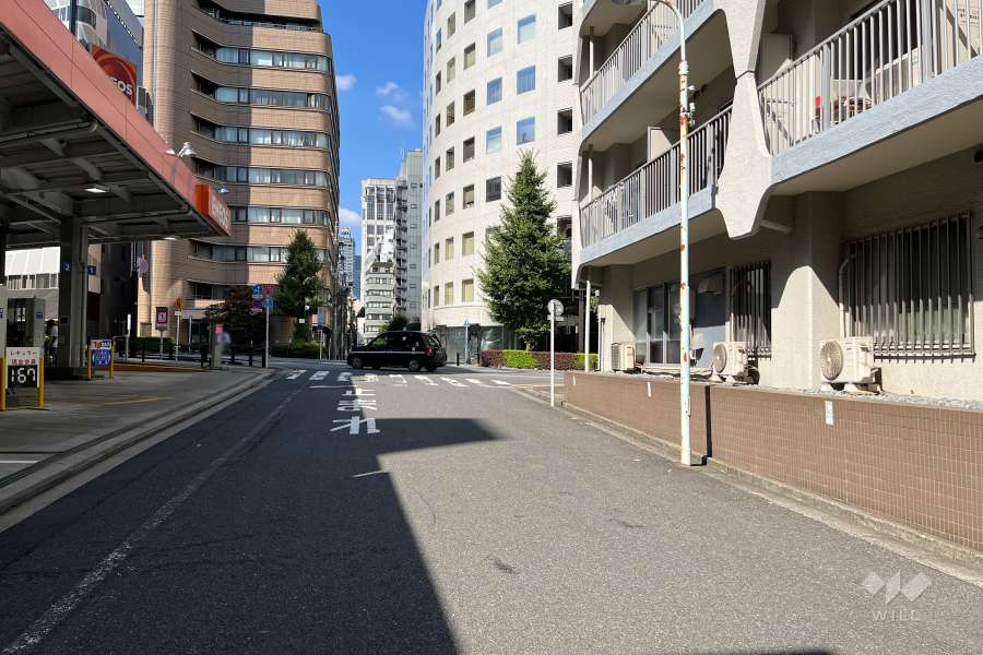 敷地南西側の前面道路