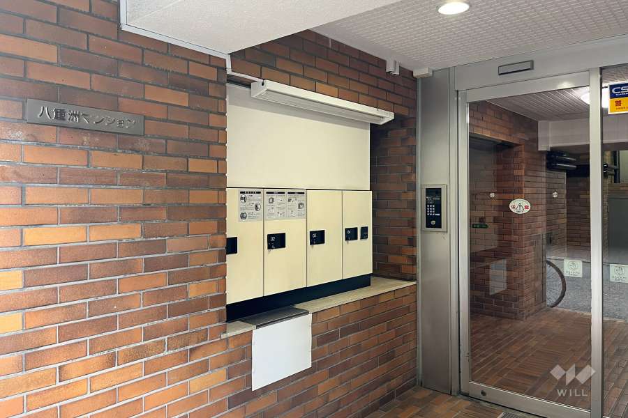 エントランスはオートロック付きです。　