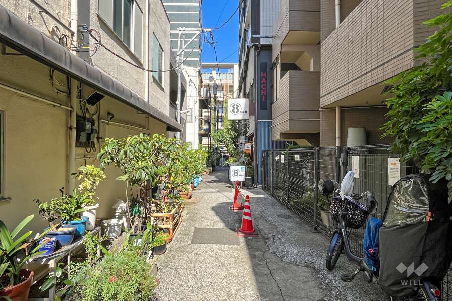 敷地北東側の前面道路