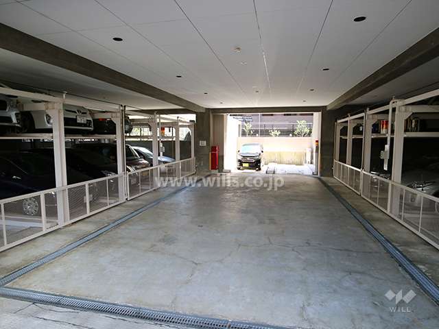 敷地内駐車場（屋内機械式）