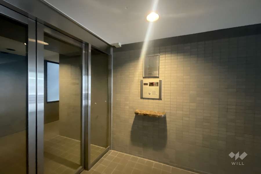 エントランスはオートロック付きです。