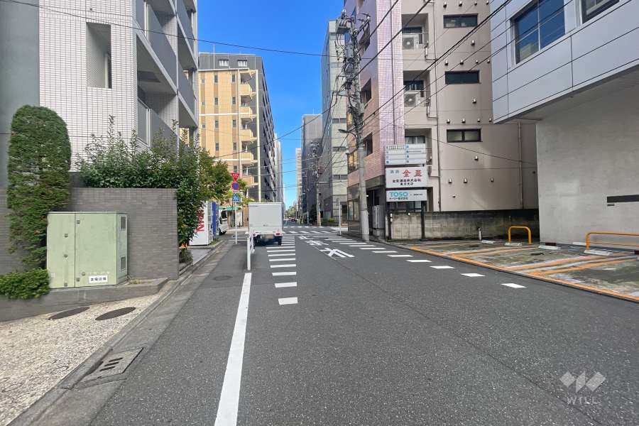 敷地南西側の前面道路