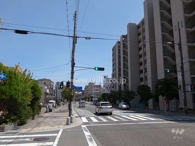敷地北側は山手幹線に面しています。
