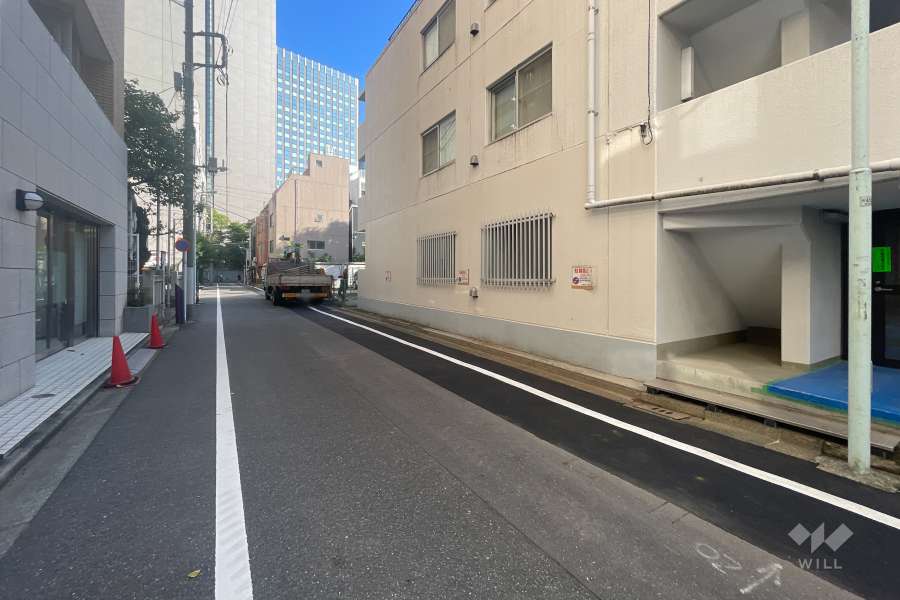 敷地北東側の前面道路