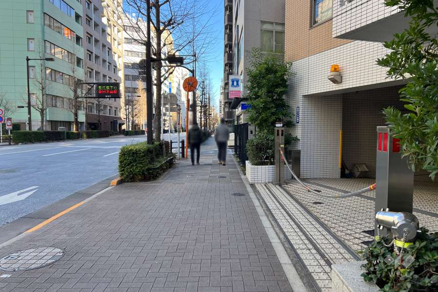 敷地北側の前面道路